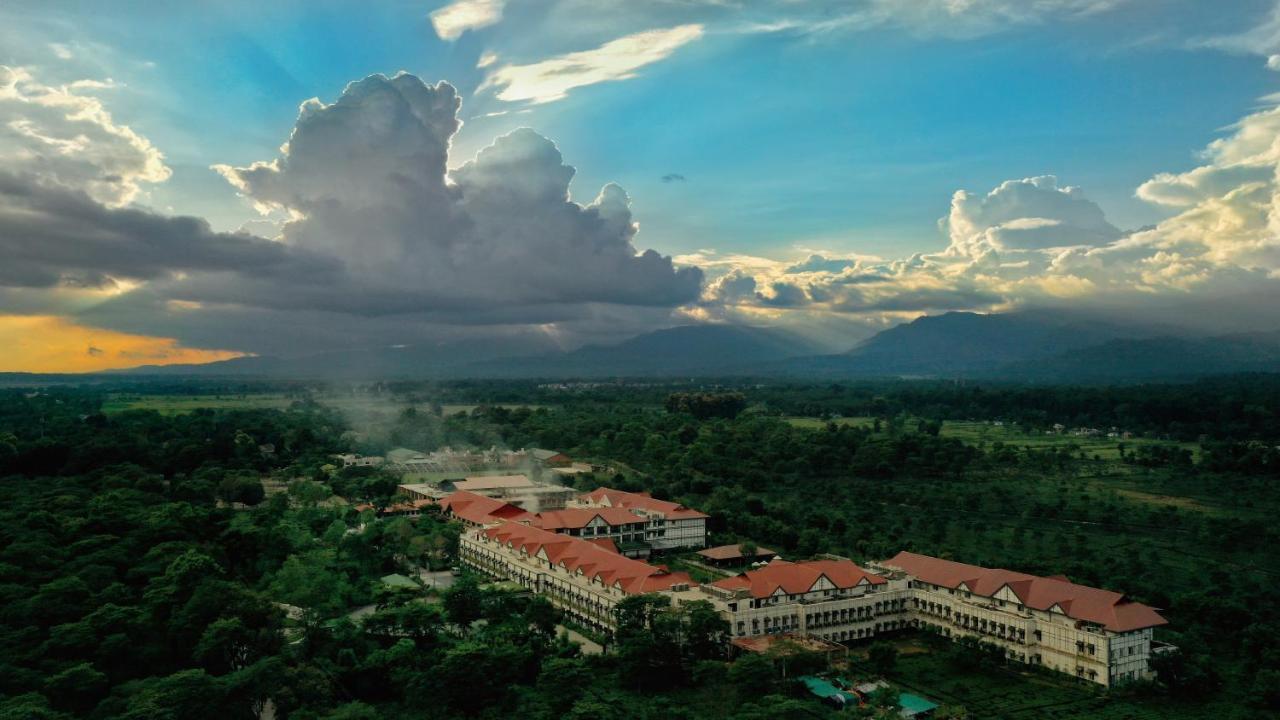 Mayfair Tea Resort Siliguri Bagian luar foto